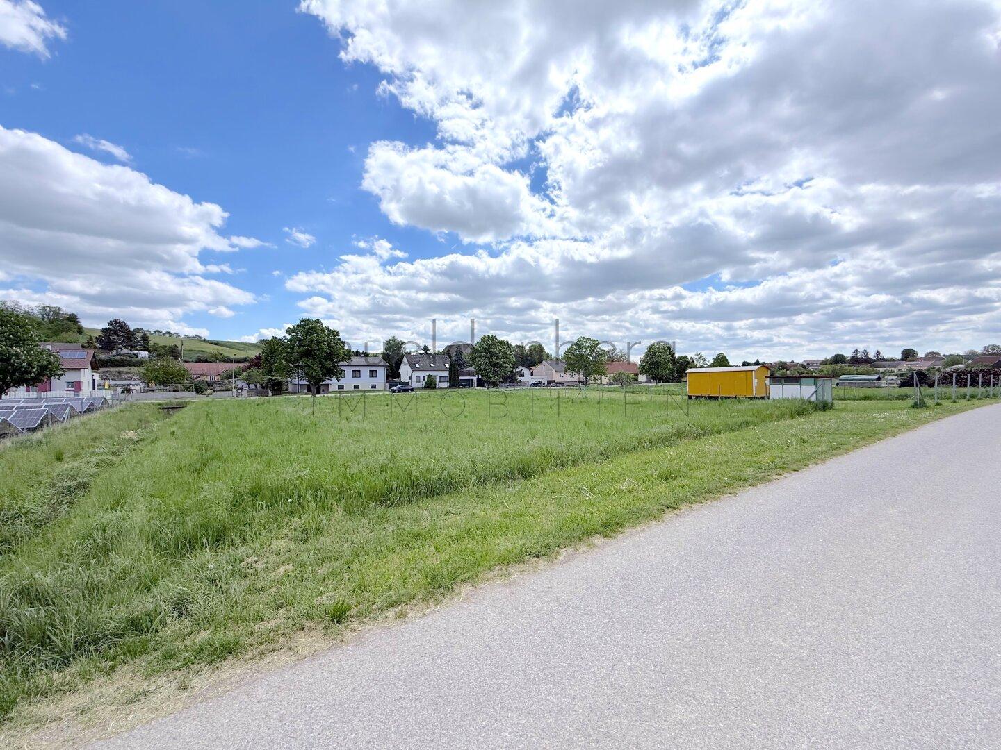 Großzügiges Baugrundstück 1425m² in Eibesthal – Ihr Traum vom Eigenheim wartet!